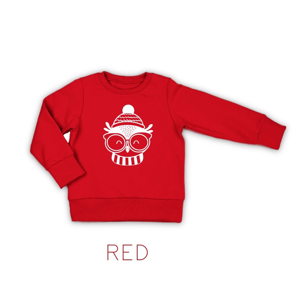 raudonas kaledinis dzemperis peledziukas baltas Kalėdinis raudonas džemperis vaikams su pelėdžiuku. Pelėdžiukas su šilta kepure