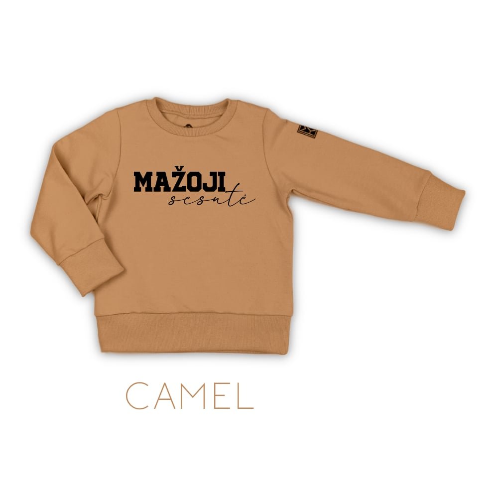 džemperis mažoji sesutė camel lietuviškas džemperis stilingiems vaikams. Kokybiški vaikų drabužiai internetu sukurti Lietuvoje. Rankų darbo.Stilingi vaikų rūbai internetu, vaikų drabužiai, vaikų apranga, laisvalaikio kostiumas, laisvalaikio kostiumėlis, rankų darbo drabužiai vaikams, vaikų drabužiai, drabužiai vaikams